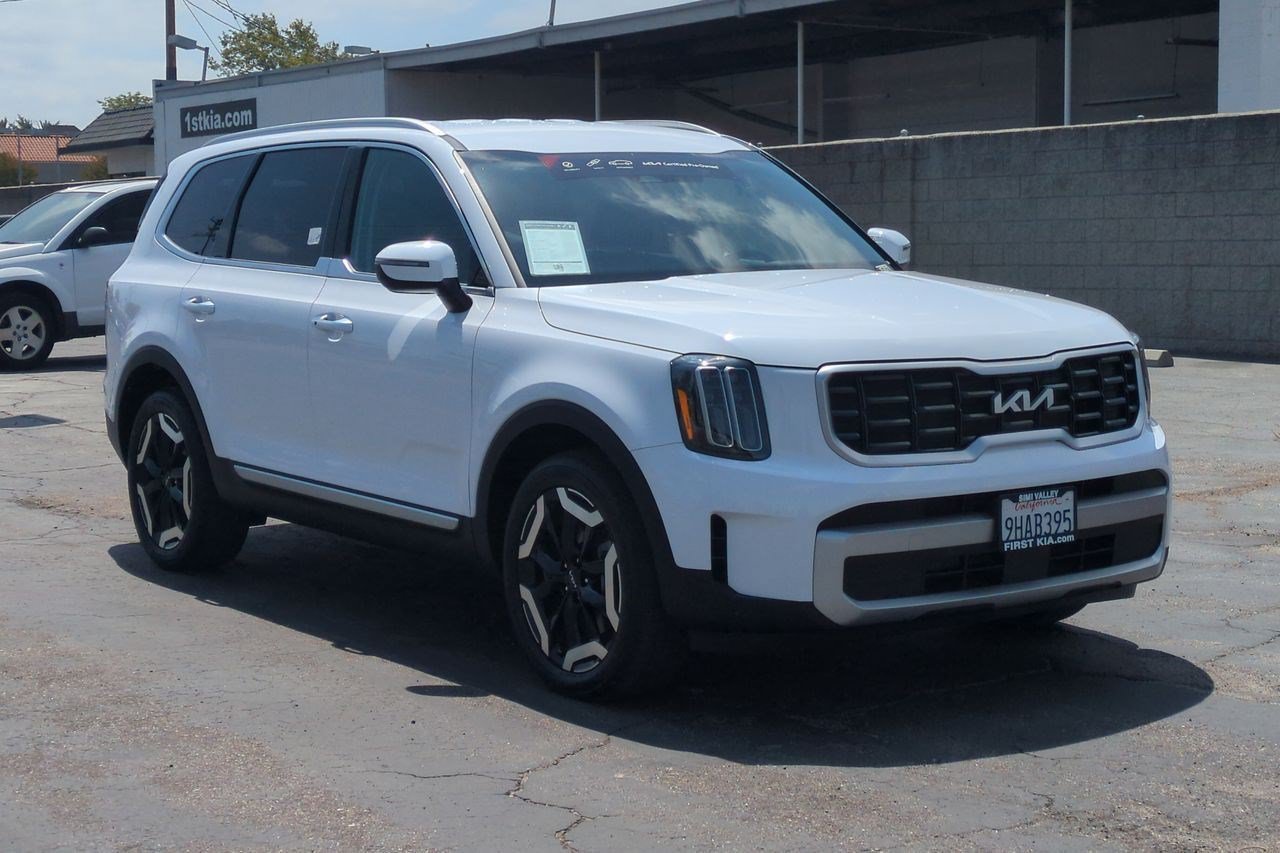 Certified 2023 Kia Telluride S FWD image 3