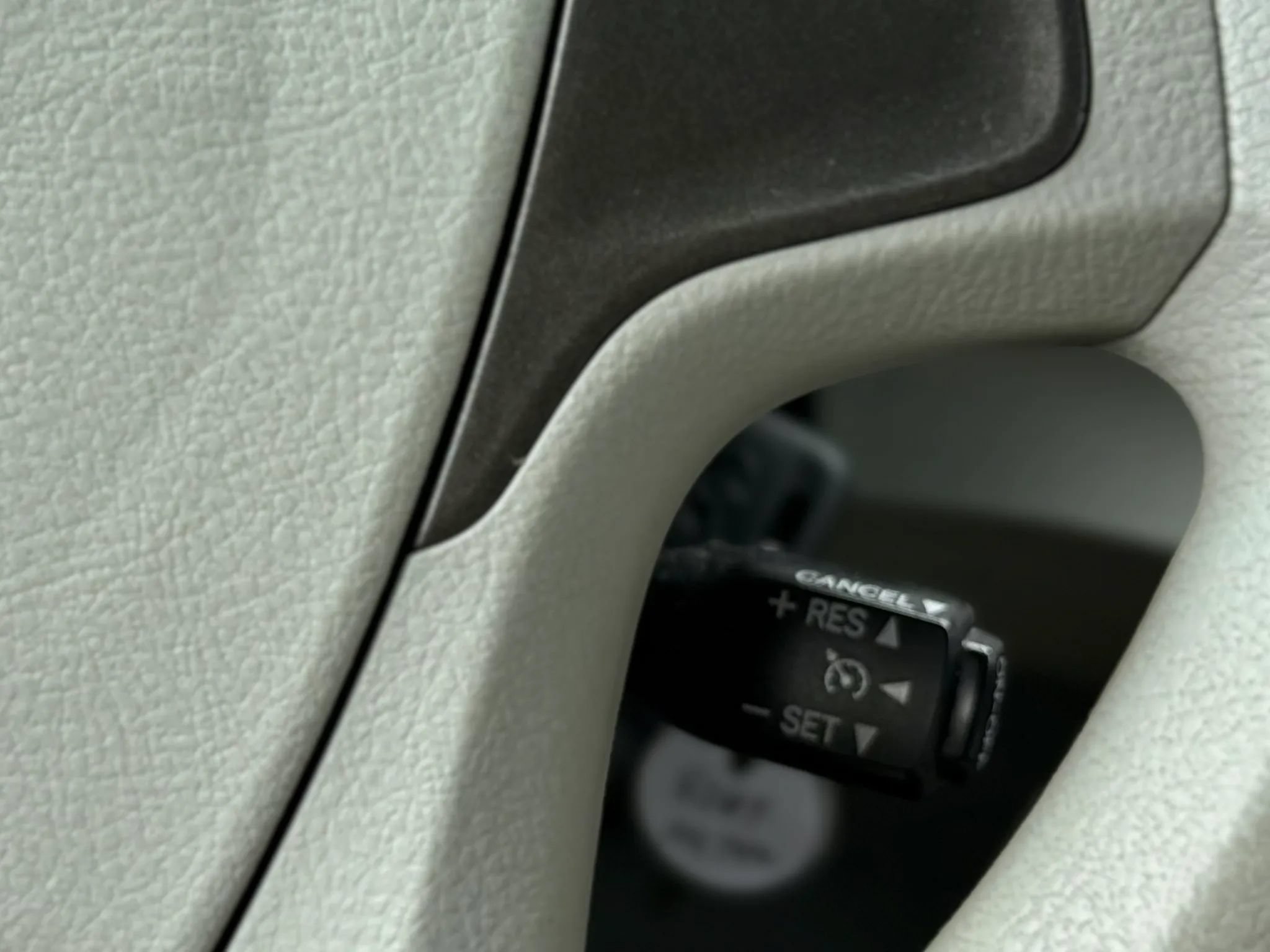 Used 2013 Toyota Sienna L FWD image 19