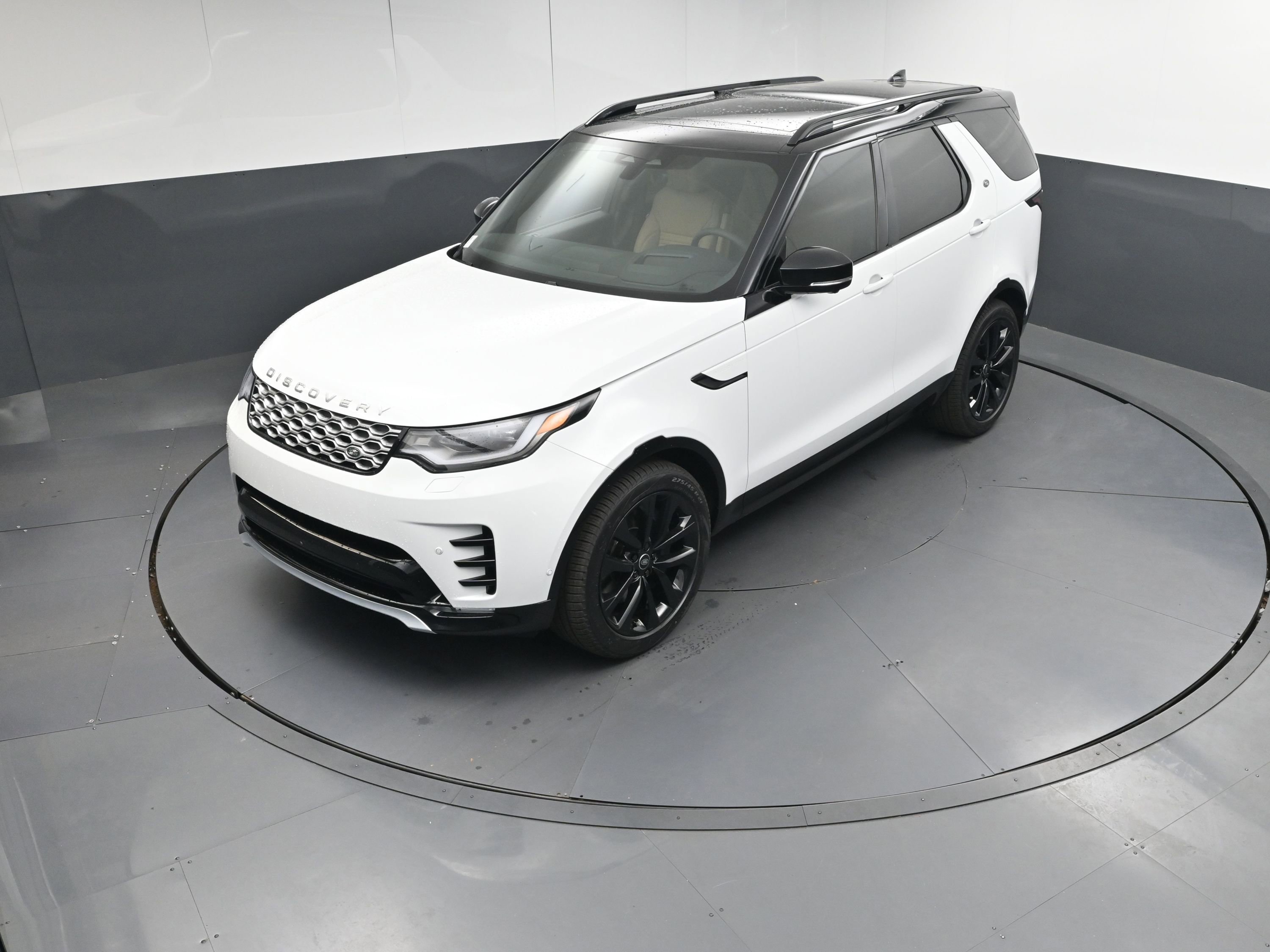 New 2026 Land Rover Discovery Limited Edition image 31