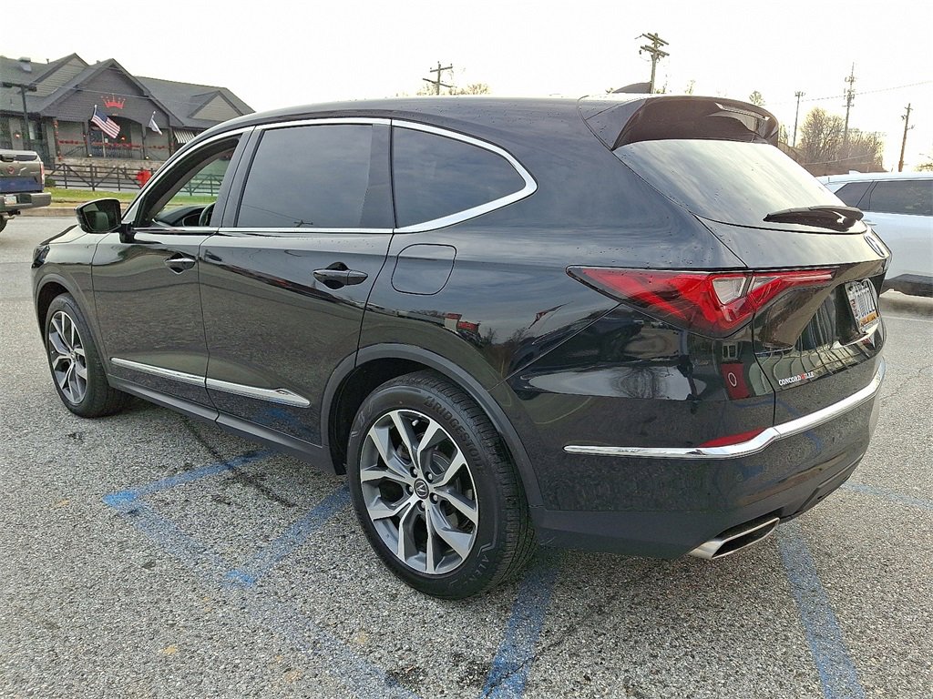 Used 2023 Acura MDX SH-AWD w/ Technology Package image 4