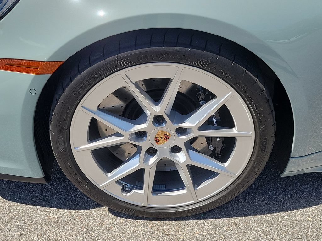 Certified 2025 Porsche 911 Targa 4 GTS AWD/4WD image 12