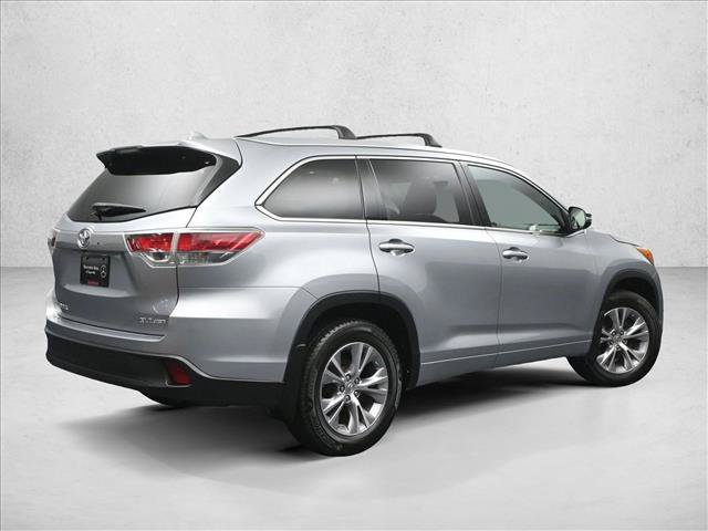 Used 2015 Toyota Highlander XLE AWD/4WD image 2