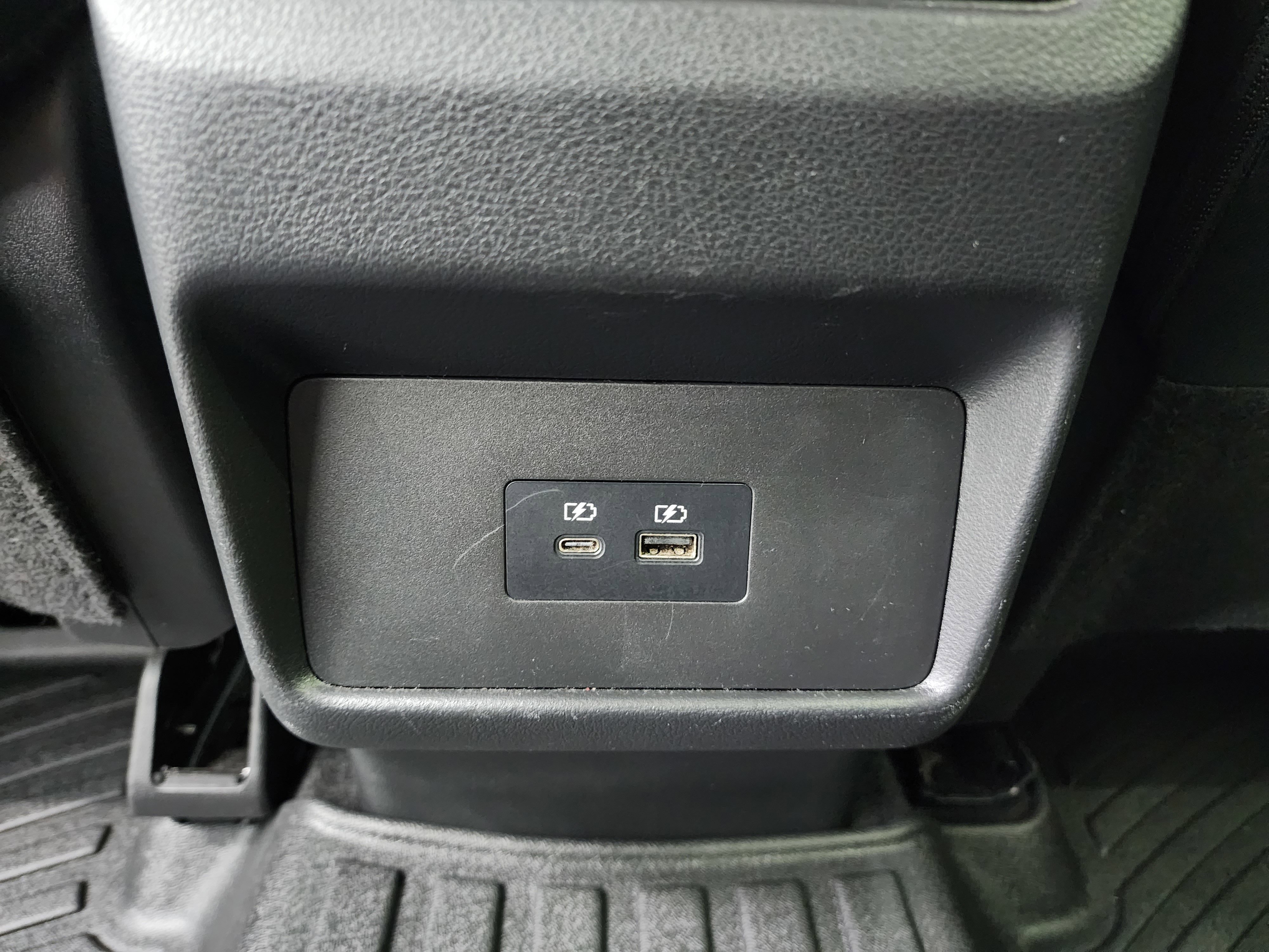 Used 2023 Nissan Rogue SV image 35