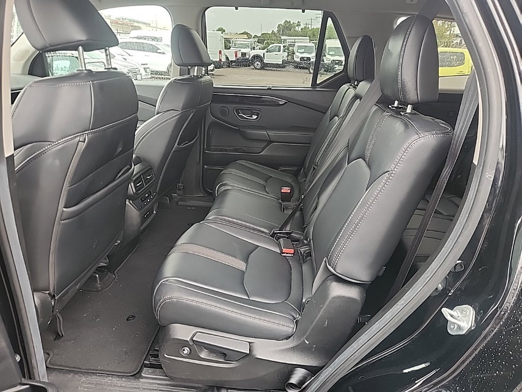 Used 2025 Honda Pilot EX-L image 19