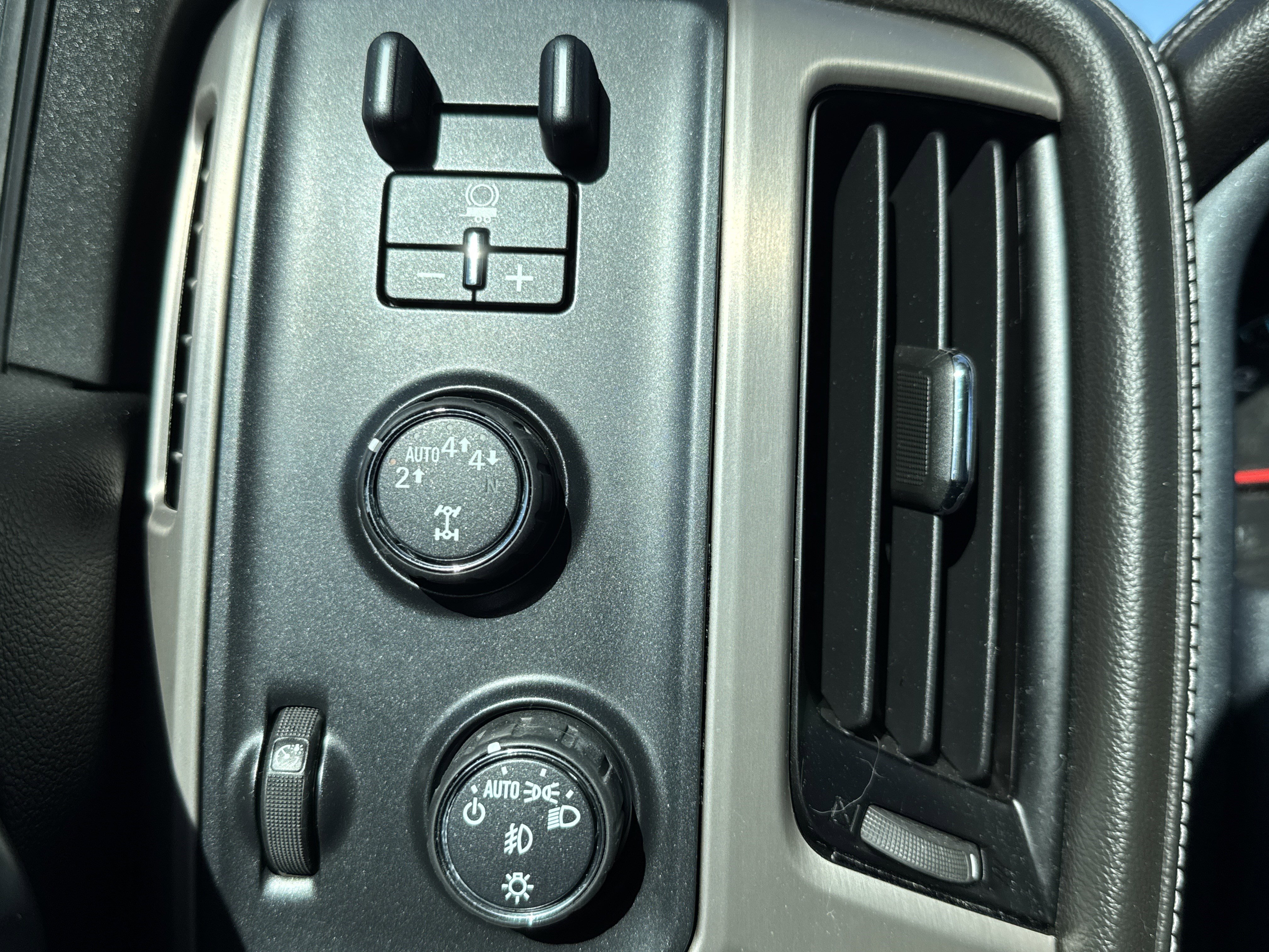 Used 2018 GMC Sierra 1500 Denali w/ Denali Ultimate Package image 34