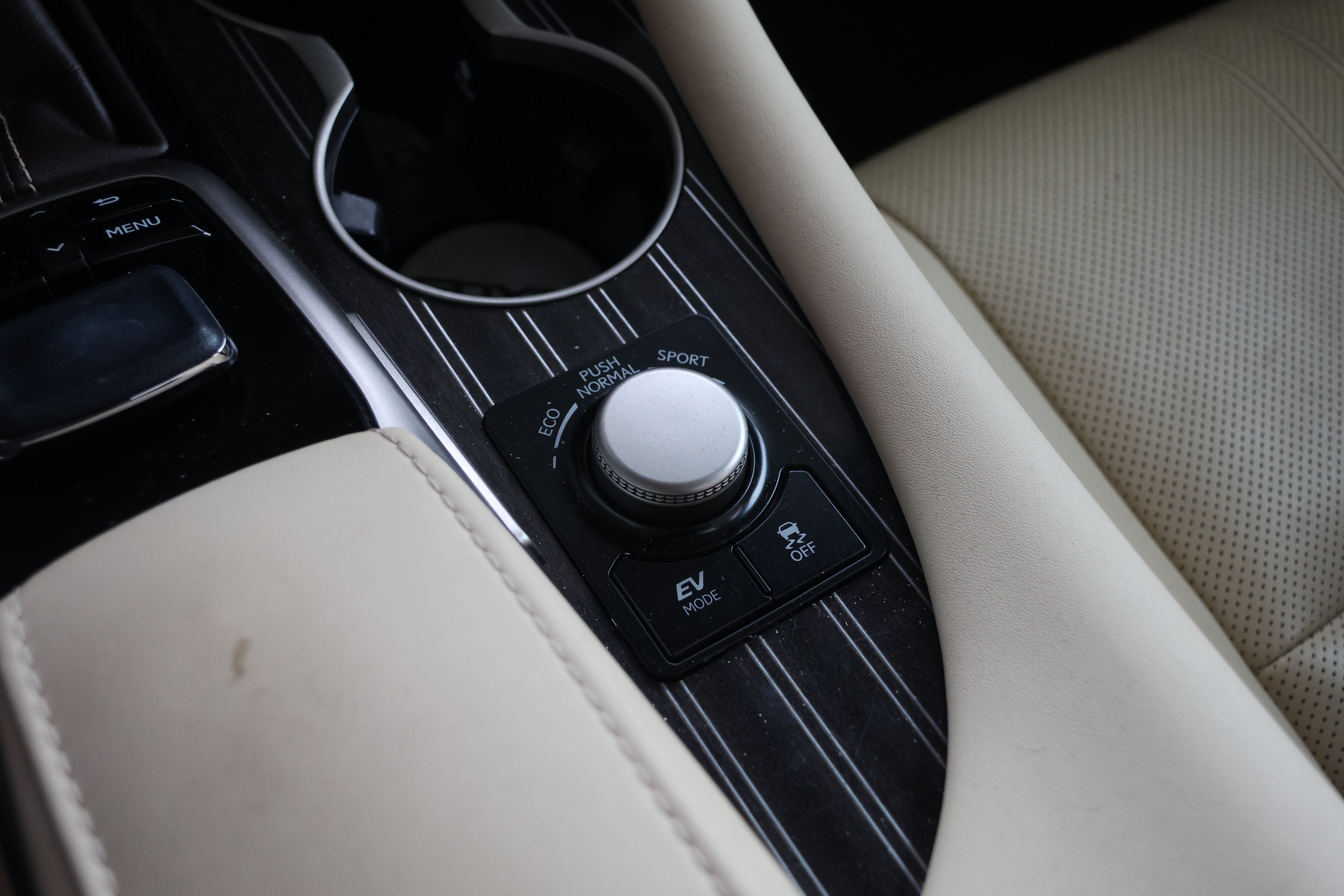 Used 2019 Lexus RX 450h AWD w/ Luxury Package image 31