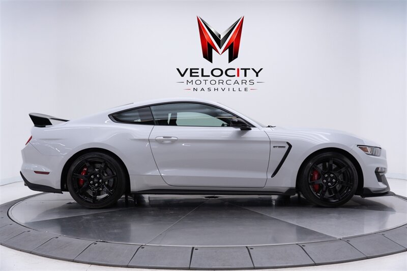 Used 2017 Ford Mustang Shelby GT350R w/ GT350R Equipment Group 920A RWD image 5