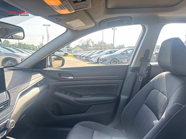 Certified 2024 Nissan Altima 2.5 SV w/ SV Premium Package AWD/4WD image 14