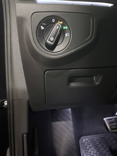 Used 2021 Volkswagen Atlas Cross Sport SEL R-Line w/ Luggage Net & Mats Package FWD image 31