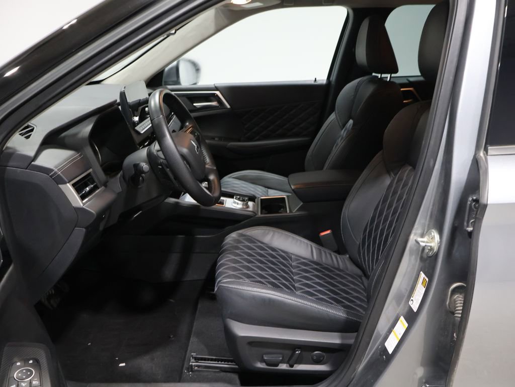 Used 2022 Mitsubishi Outlander SEL image 9