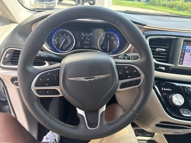 Used 2024 Chrysler Voyager LX FWD image 18