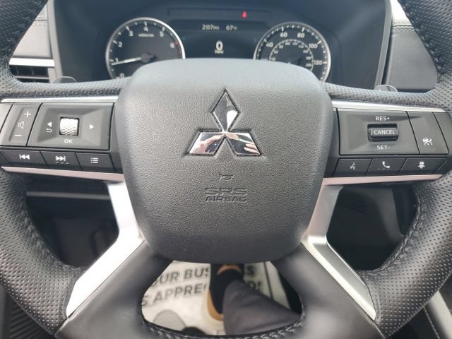 Used 2022 Mitsubishi Outlander SE FWD image 35