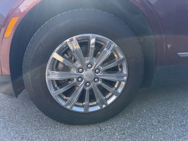 Used 2017 Cadillac XT5 Luxury w/ Driver Awareness Package AWD/4WD image 3