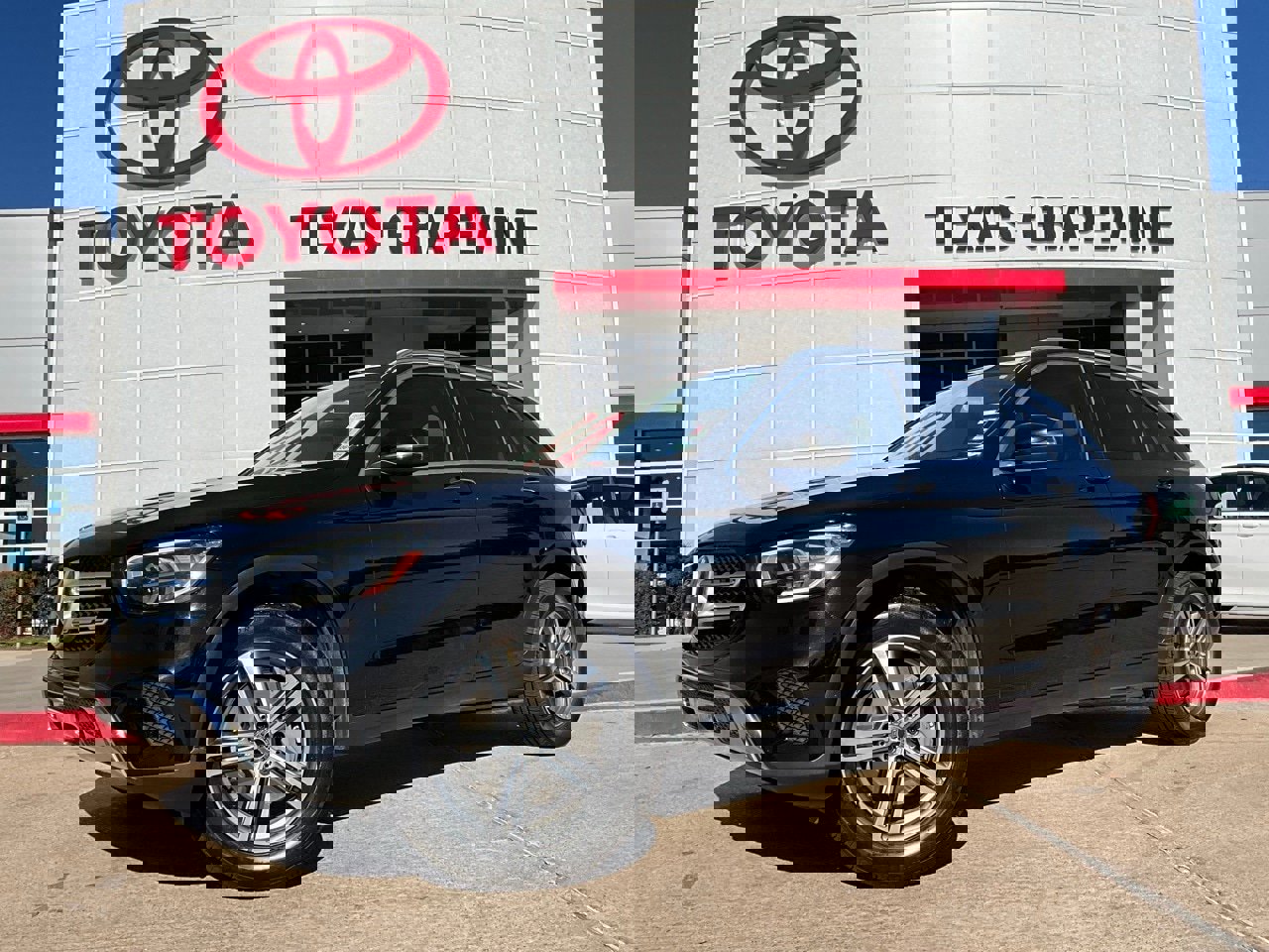 Used 2020 Mercedes-Benz GLC 300 image 2