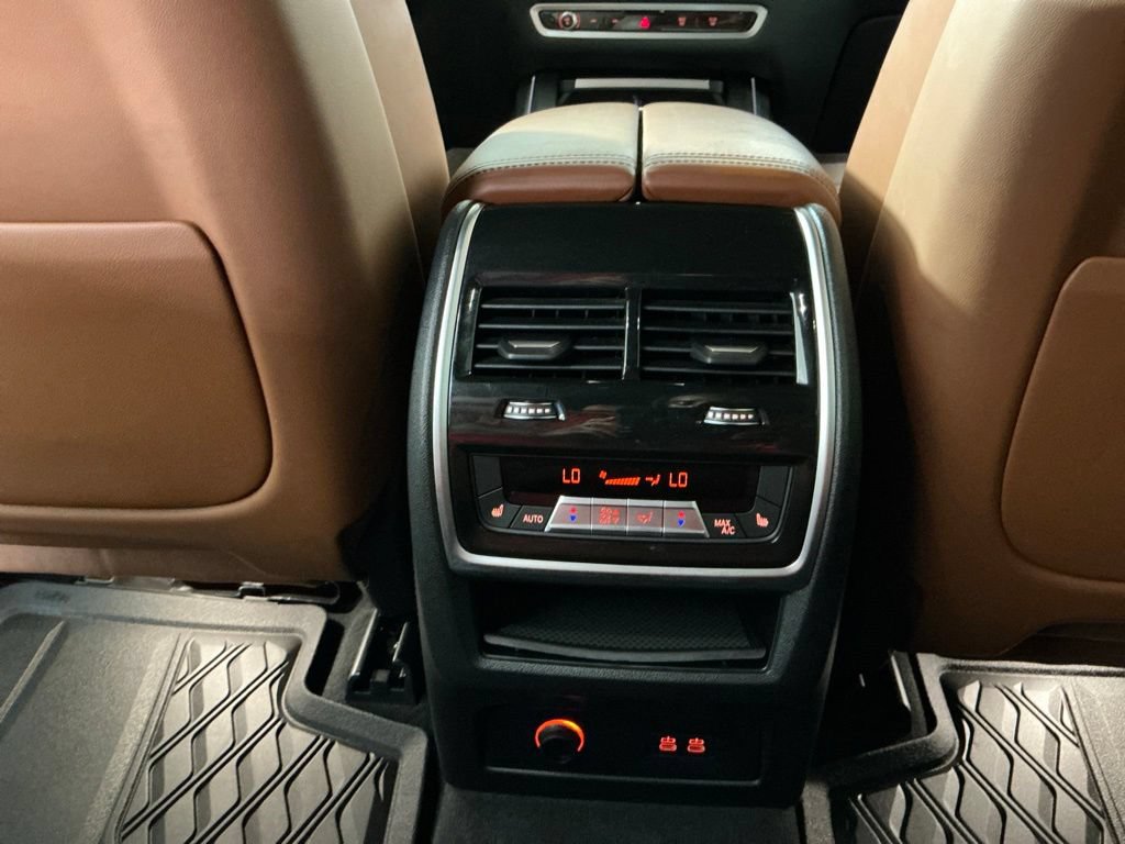Certified 2024 BMW X7 xDrive40i w/ Premium Package AWD/4WD image 30