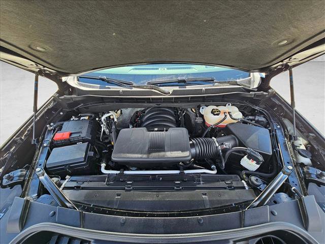 Used 2025 Chevrolet Suburban Z71 w/ Comfort Package image 24