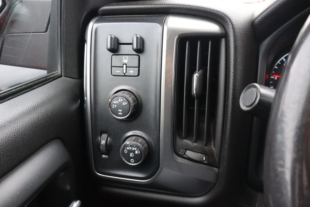 Used 2016 Chevrolet Silverado 1500 LT w/ LT Convenience Package AWD/4WD image 8