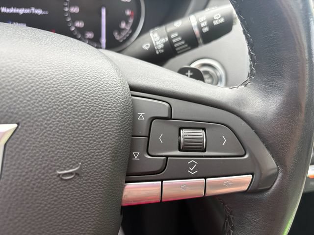 Used 2021 Cadillac XT4 Premium Luxury w/ Cold Weather Package AWD/4WD image 25