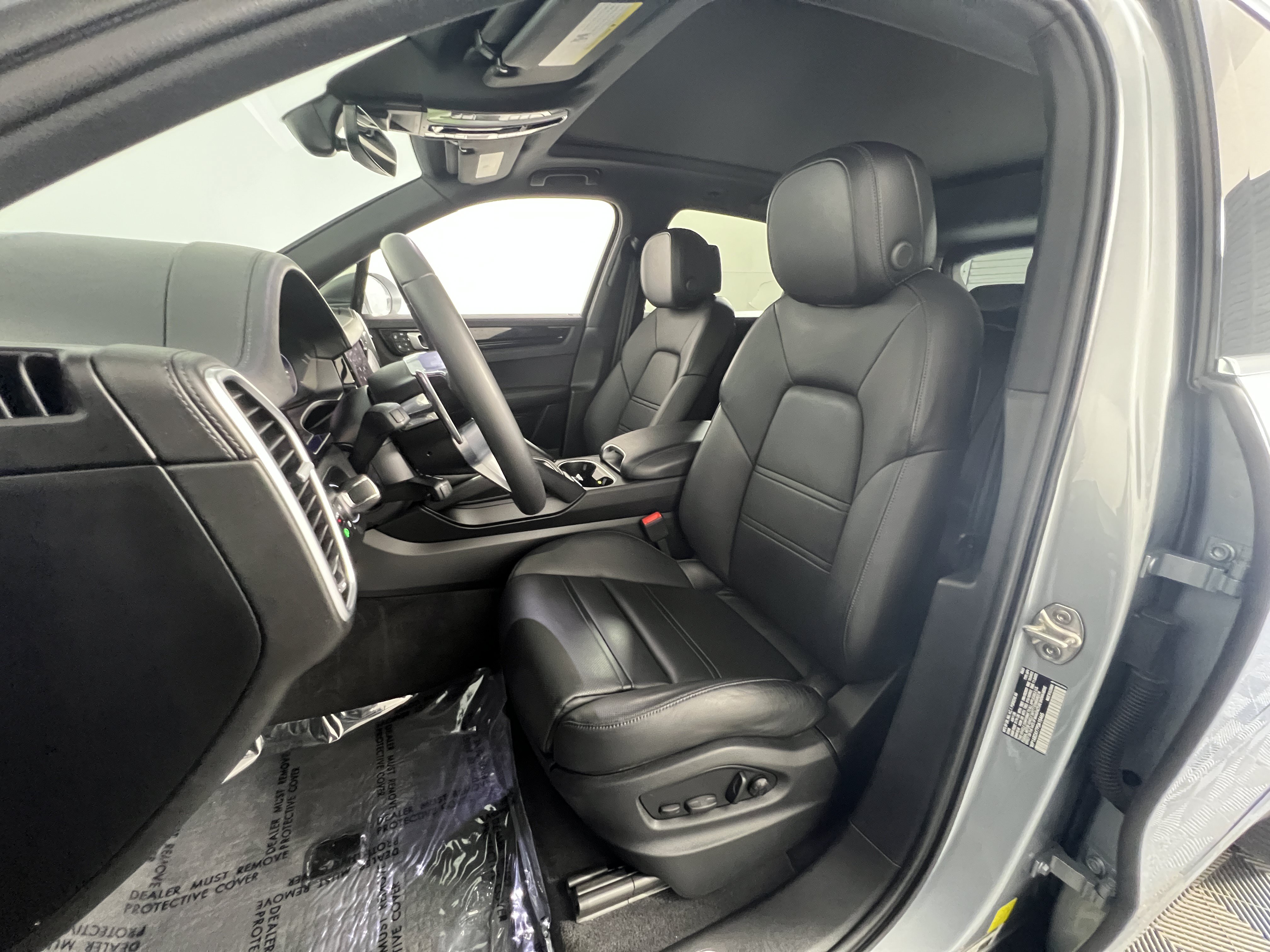 Certified 2023 Porsche Cayenne S AWD/4WD image 5