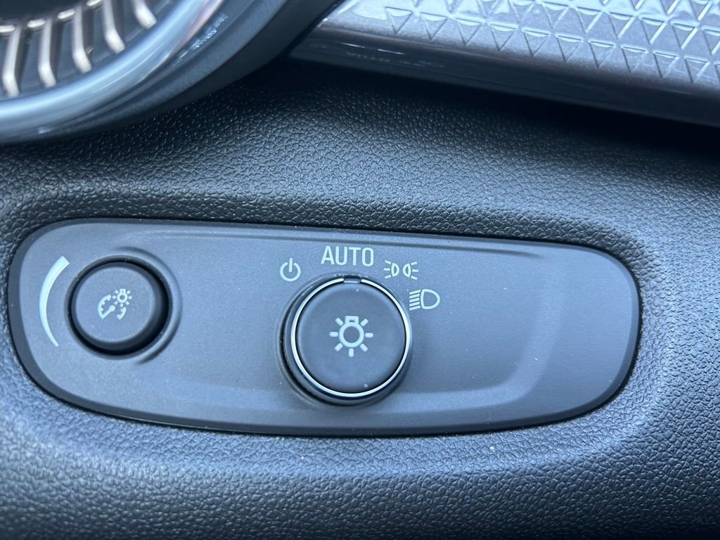 Used 2024 Chevrolet Trax ACTIV w/ Driver Confidence Package image 18