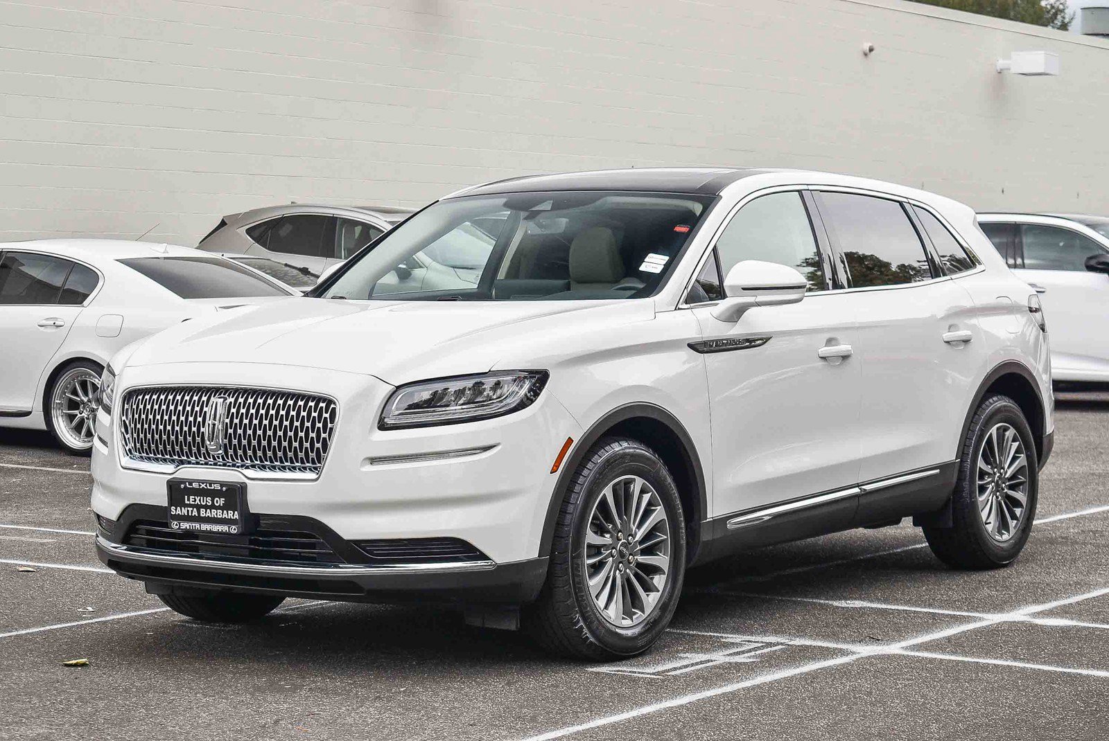 Used 2022 Lincoln Nautilus Reserve w/ Luxury Package image 3