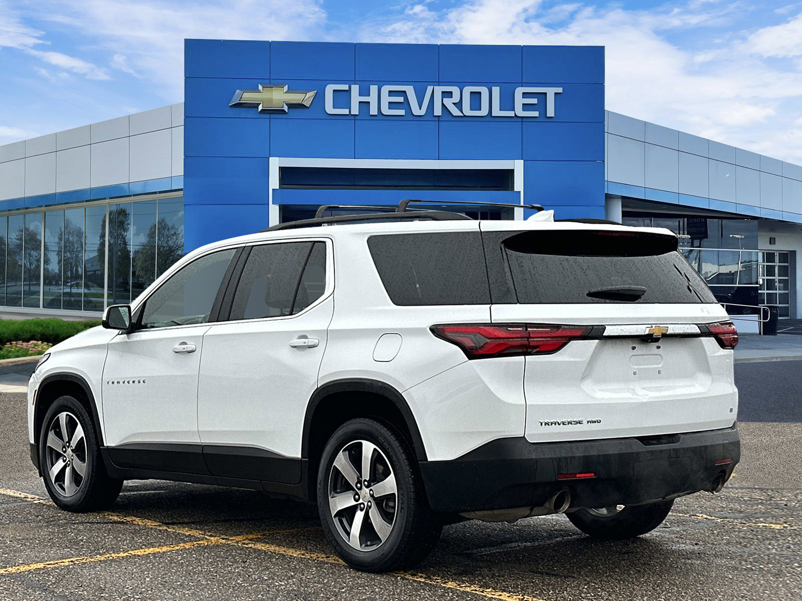Certified 2023 Chevrolet Traverse LT w/ LT Premium Package image 3