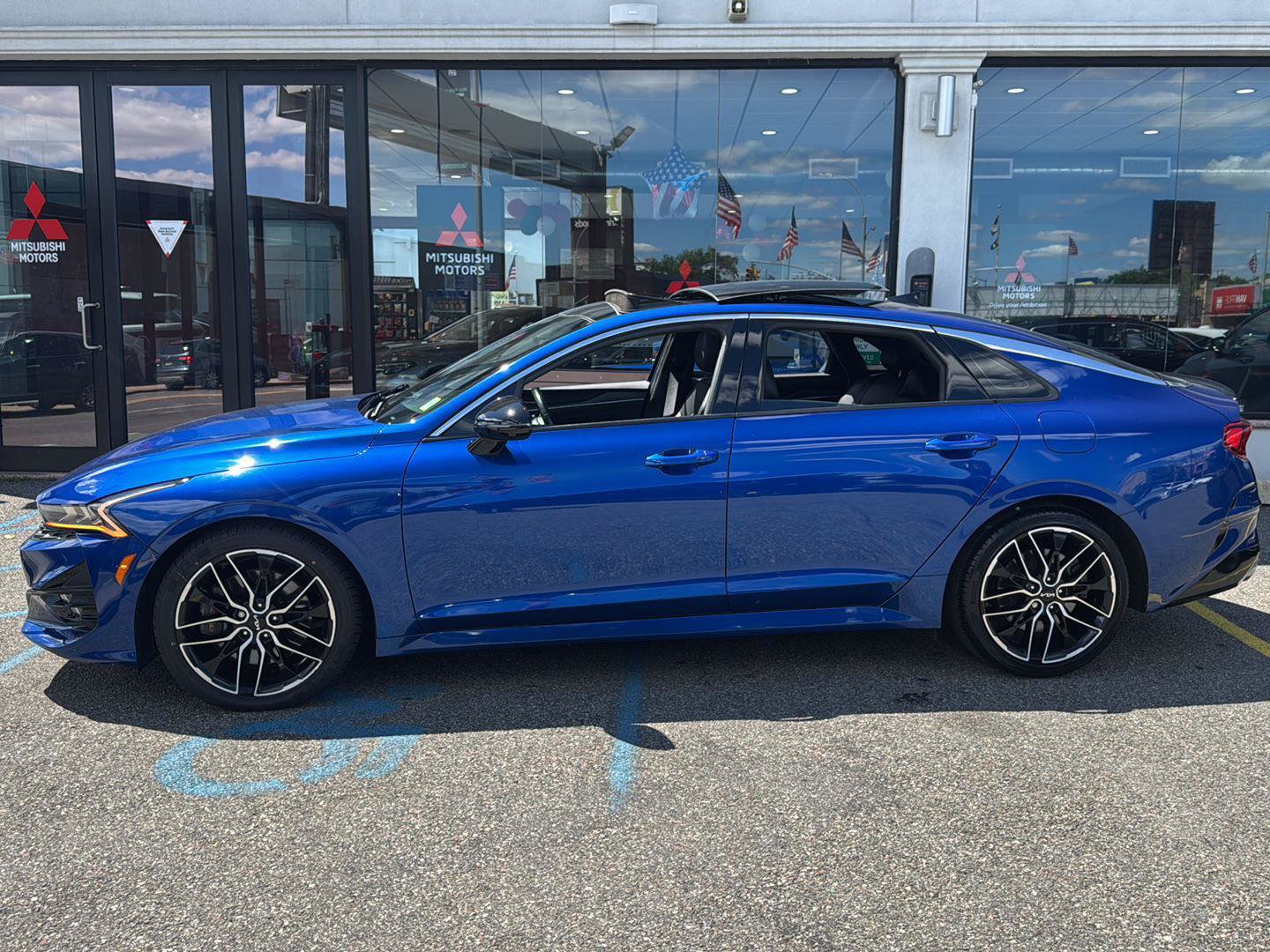 Used 2023 Kia K5 GT w/ GT1 Package FWD image 2