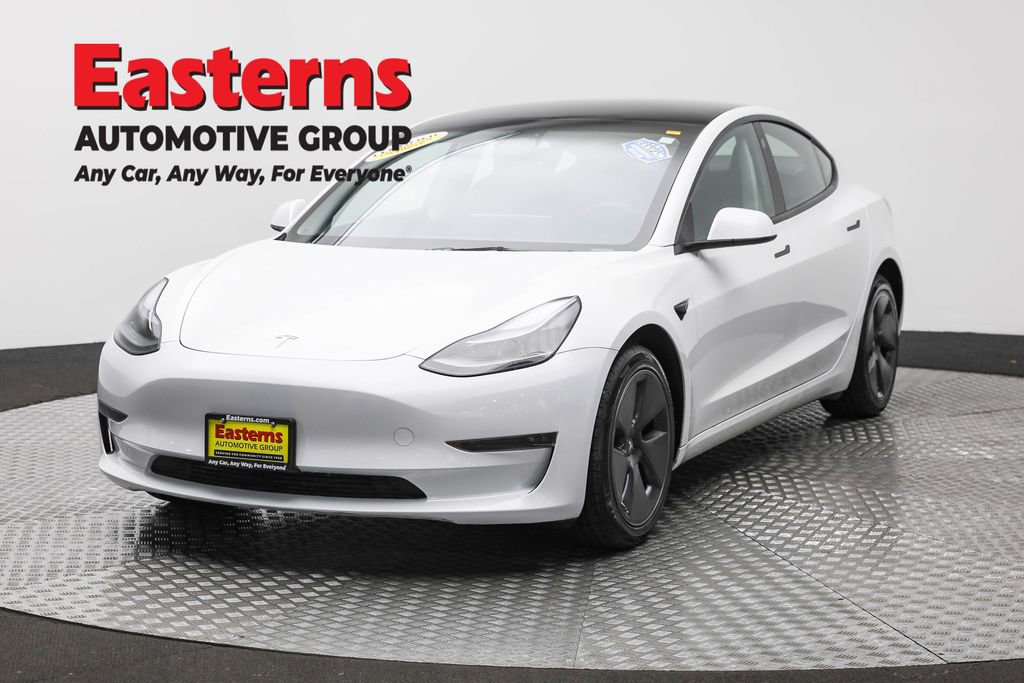 Used 2023 Tesla Model 3 Standard Range RWD image 1