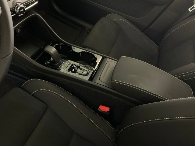 New 2026 Volvo XC40 B5 Ultra w/ Protection Package Premier image 22