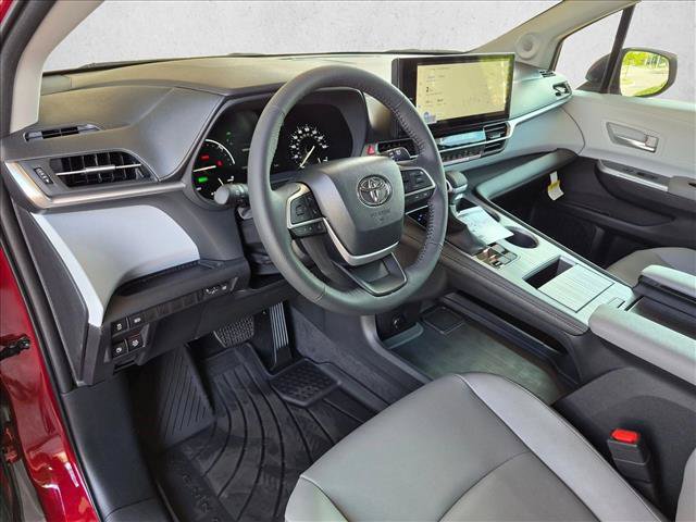 New 2026 Toyota Sienna XLE FWD image 3