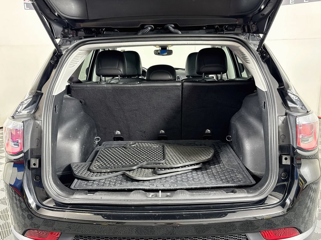 Used 2018 Jeep Compass Latitude w/ Popular Equipment Group AWD/4WD image 25
