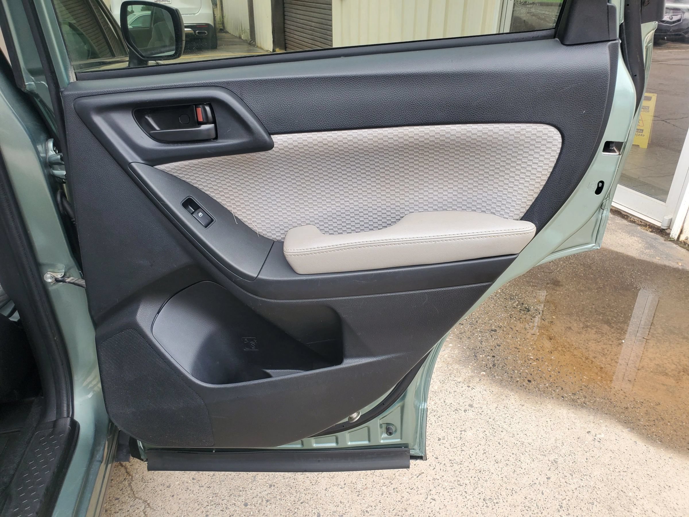Used 2018 Subaru Forester 2.5i AWD/4WD image 15
