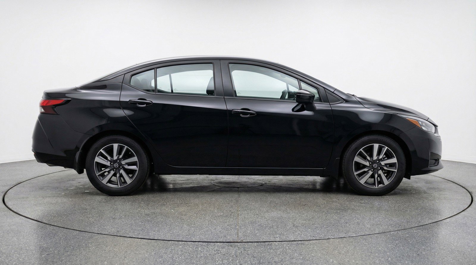 Used 2025 Nissan Versa SV image 11