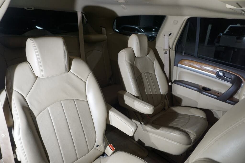 Used 2009 Buick Enclave CXL w/ Entertainment Package #2 image 14