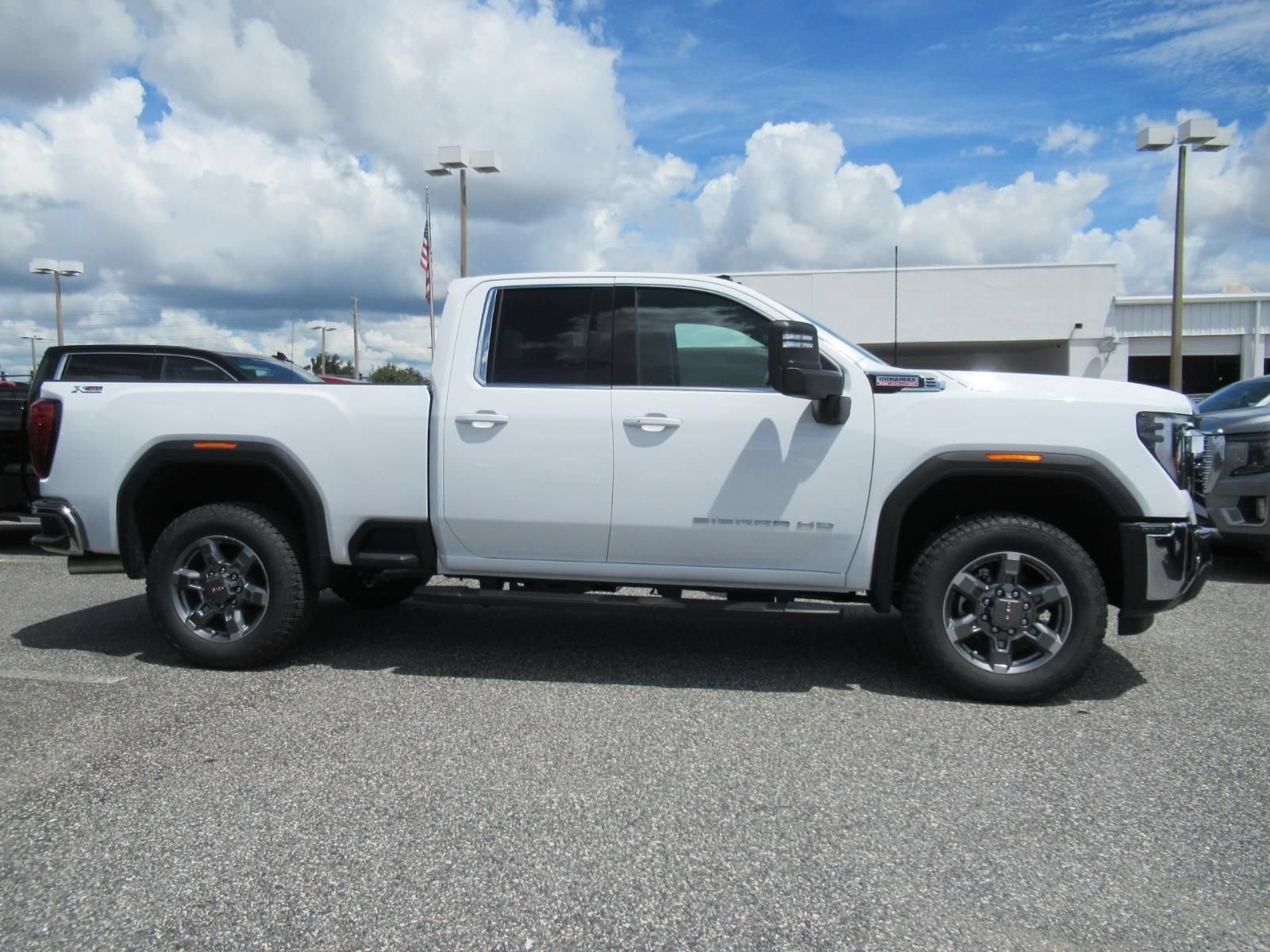 New 2026 GMC Sierra 2500 SLE w/ SLE Value Package; AWD/4WD image 2