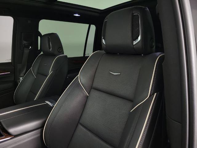 Used 2023 Cadillac Escalade ESV Premium Luxury AWD/4WD image 19