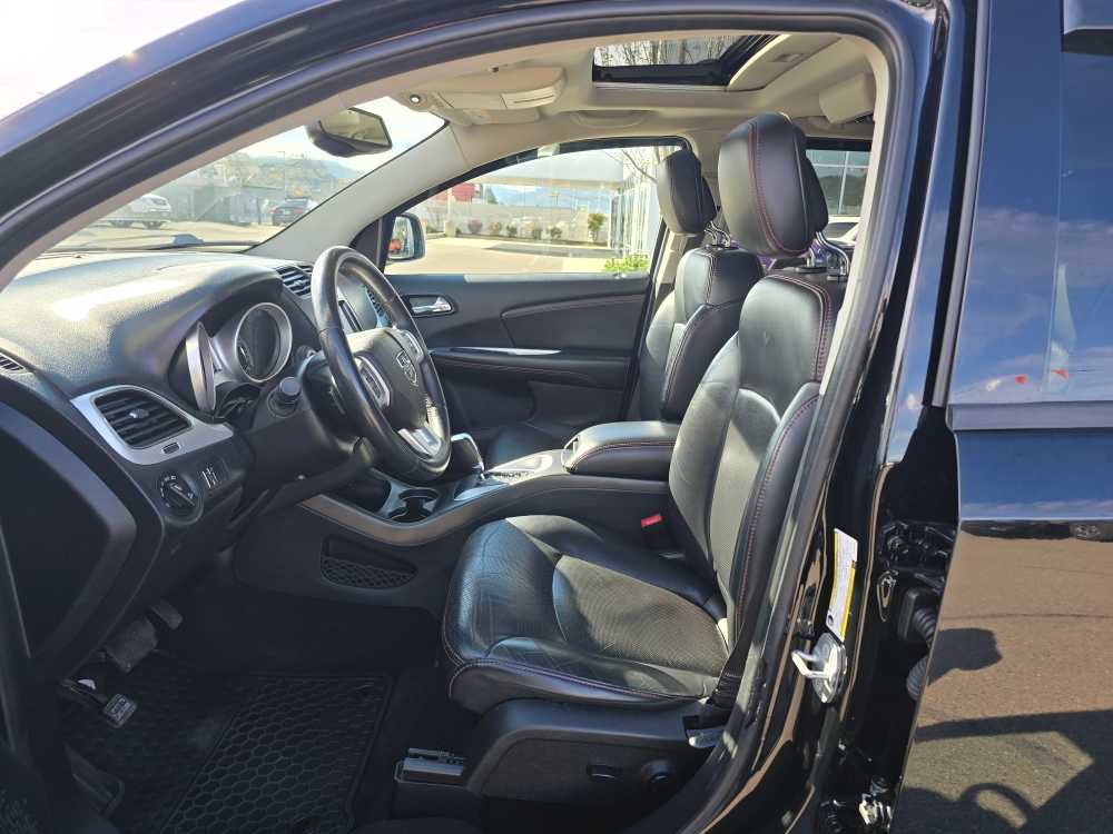 Used 2015 Dodge Journey R/T w/ Flexible Seating Group image 8