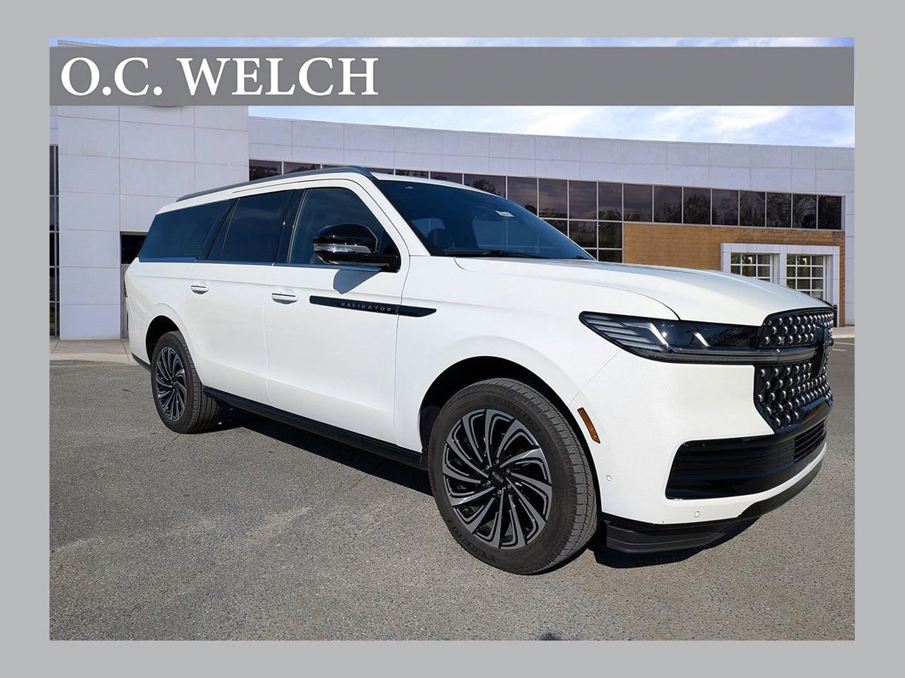 Certified 2025 Lincoln Navigator L Black Label image 1