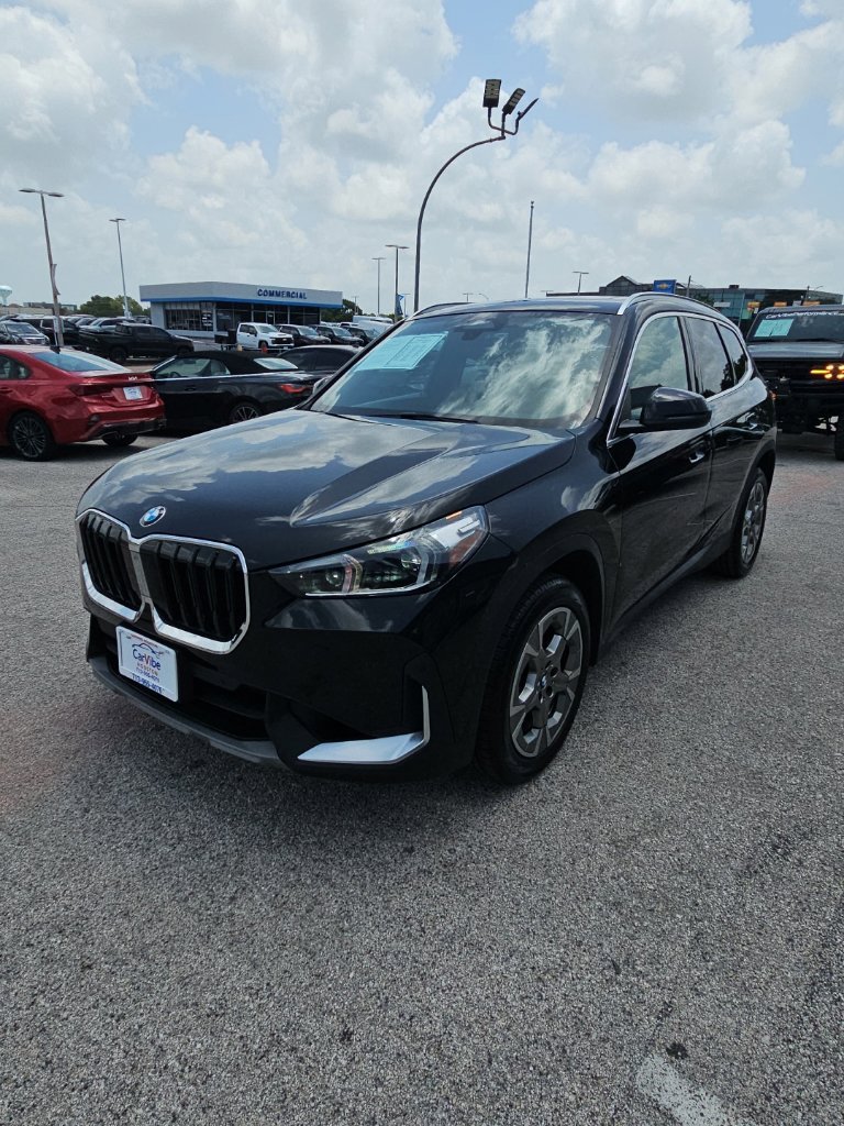 Used 2023 BMW X1 xDrive28i AWD/4WD image 3