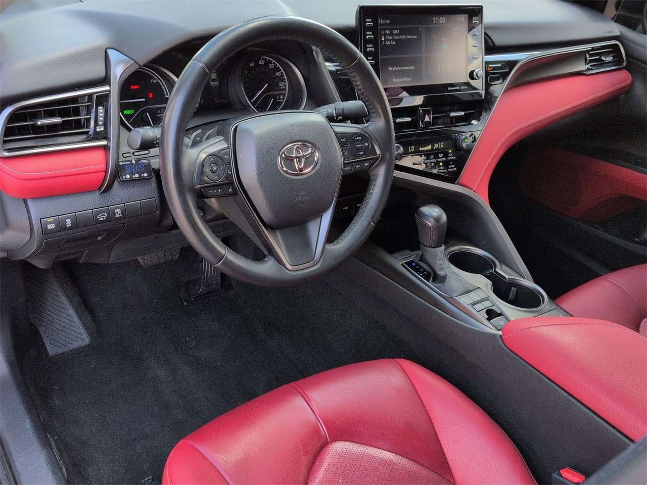 Used 2022 Toyota Camry XSE image 9