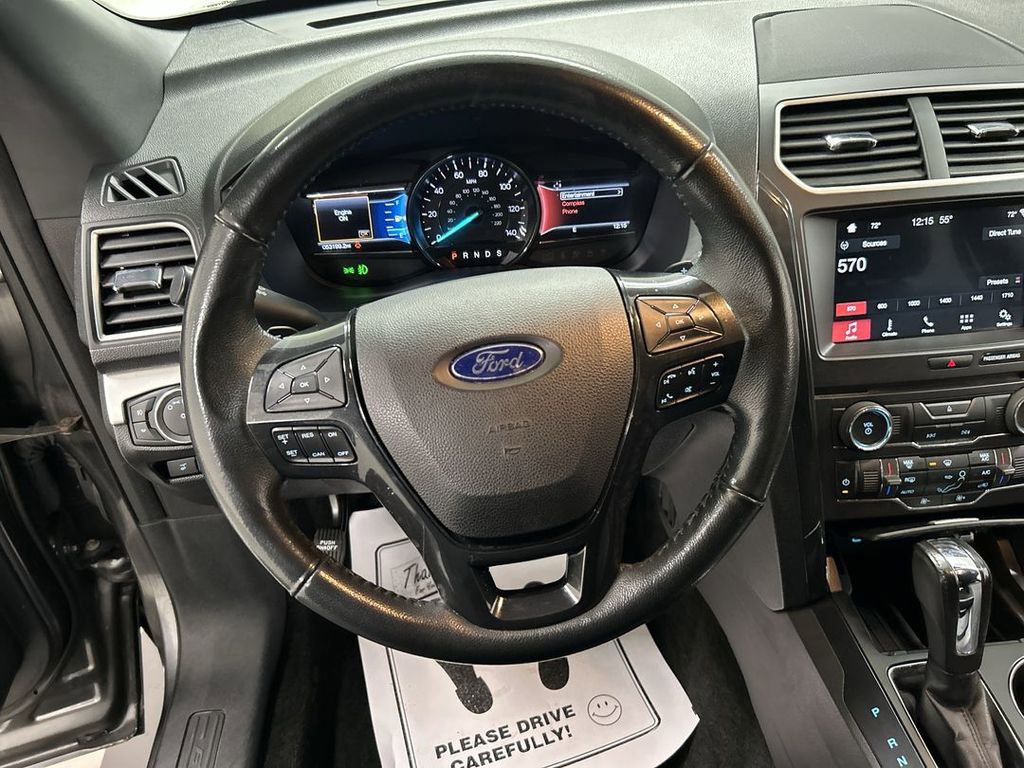 Used 2017 Ford Explorer XLT w/ Equipment Group 201A image 4