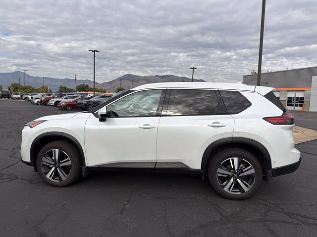 Used 2025 Nissan Rogue SL w/ SL Premium Package AWD/4WD image 10