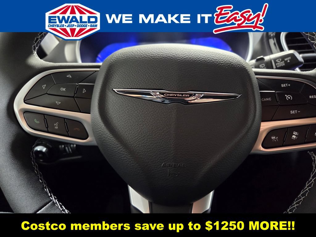 New 2026 Chrysler Pacifica Select AWD/4WD image 5