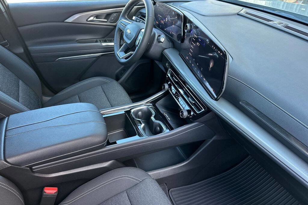 New 2026 Chevrolet Traverse LT image 16