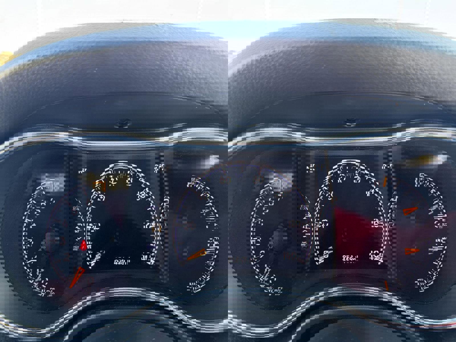 Used 2021 Jeep Grand Cherokee Limited w/ Luxury Group II image 35