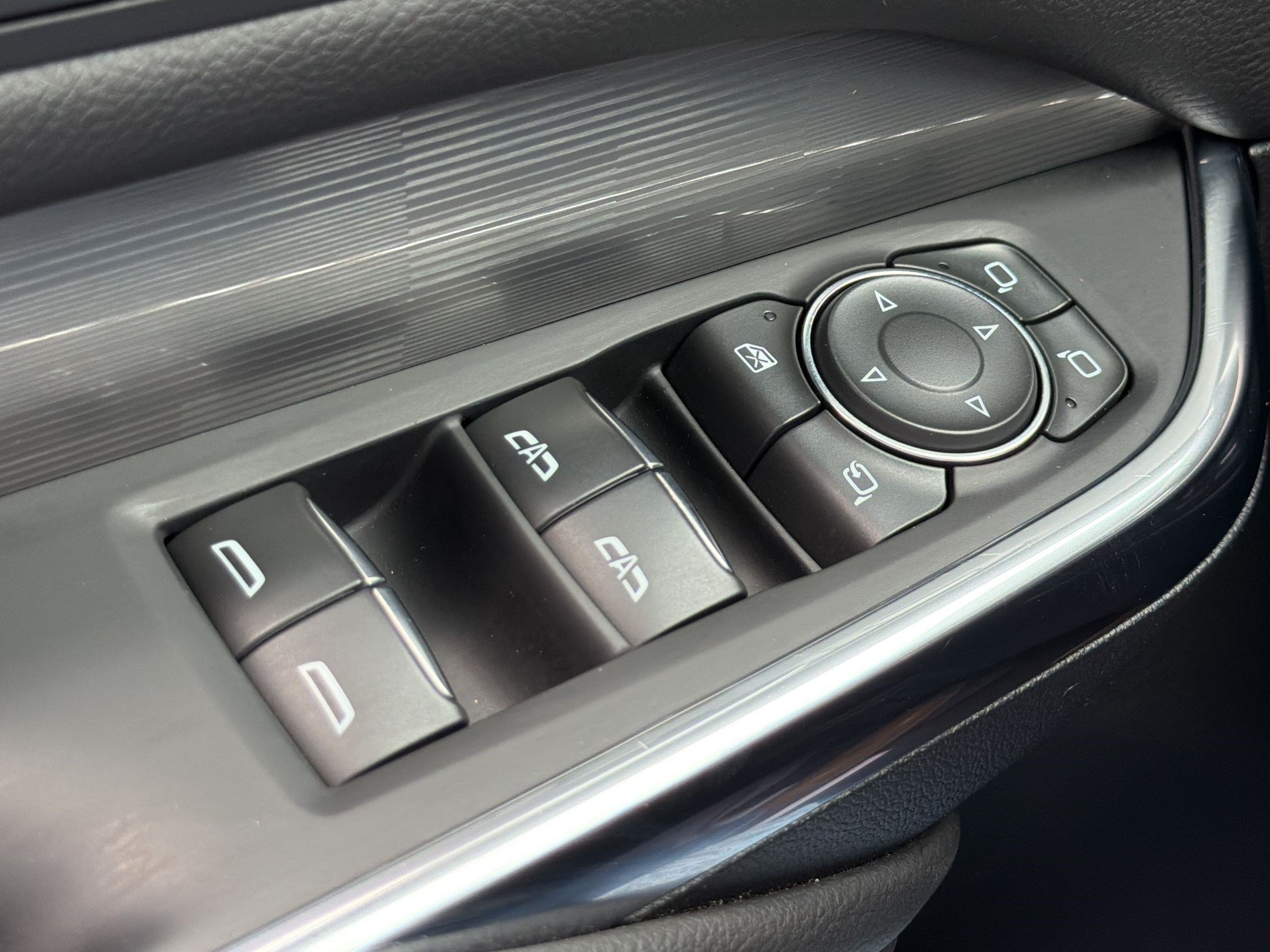 Used 2024 Cadillac XT4 Premium Luxury FWD image 24