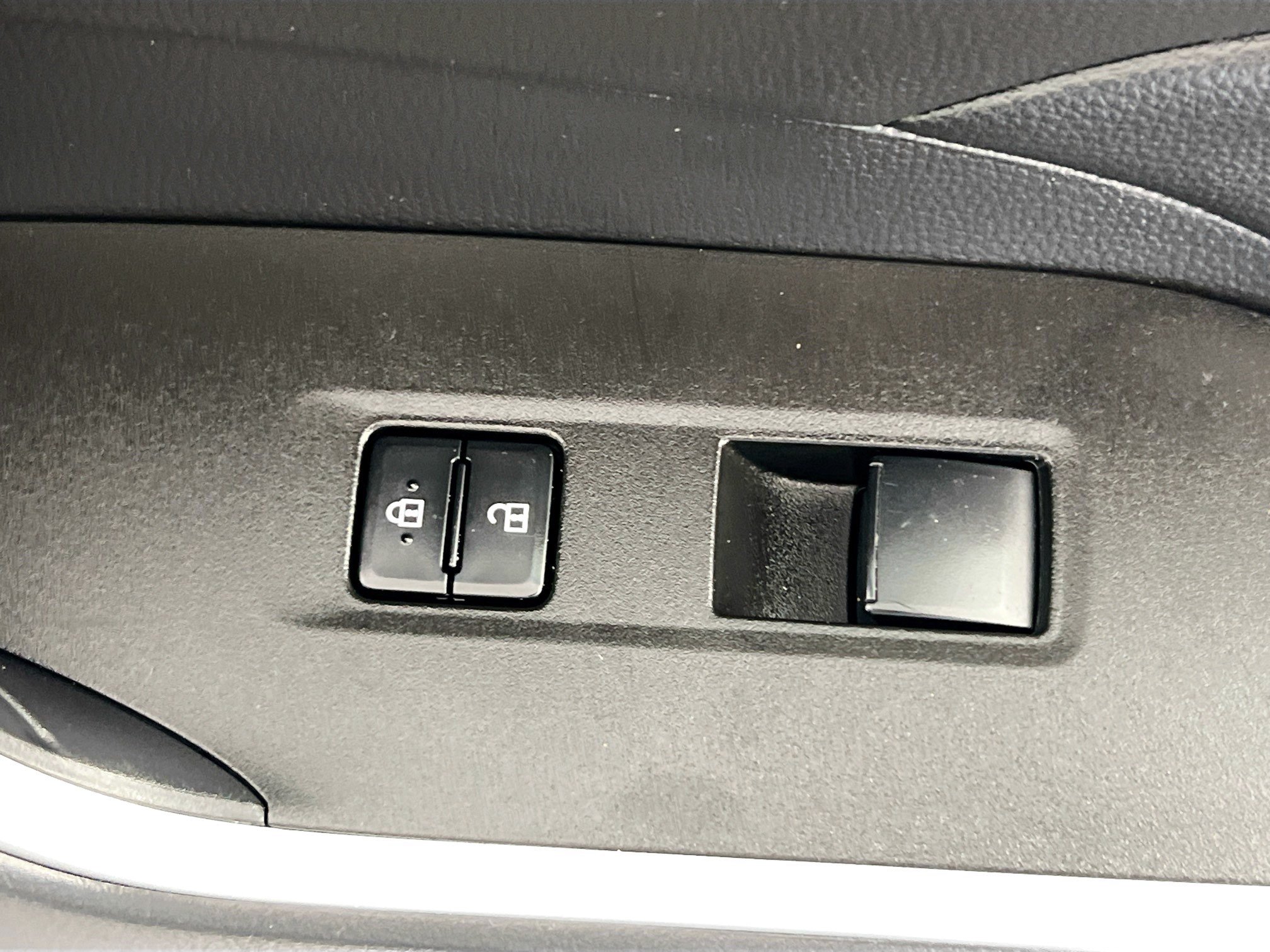 Used 2025 Toyota RAV4 LE FWD image 28