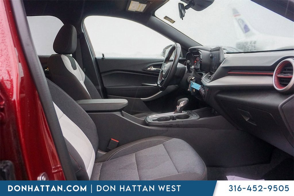 Used 2024 Chevrolet Trax RS image 19