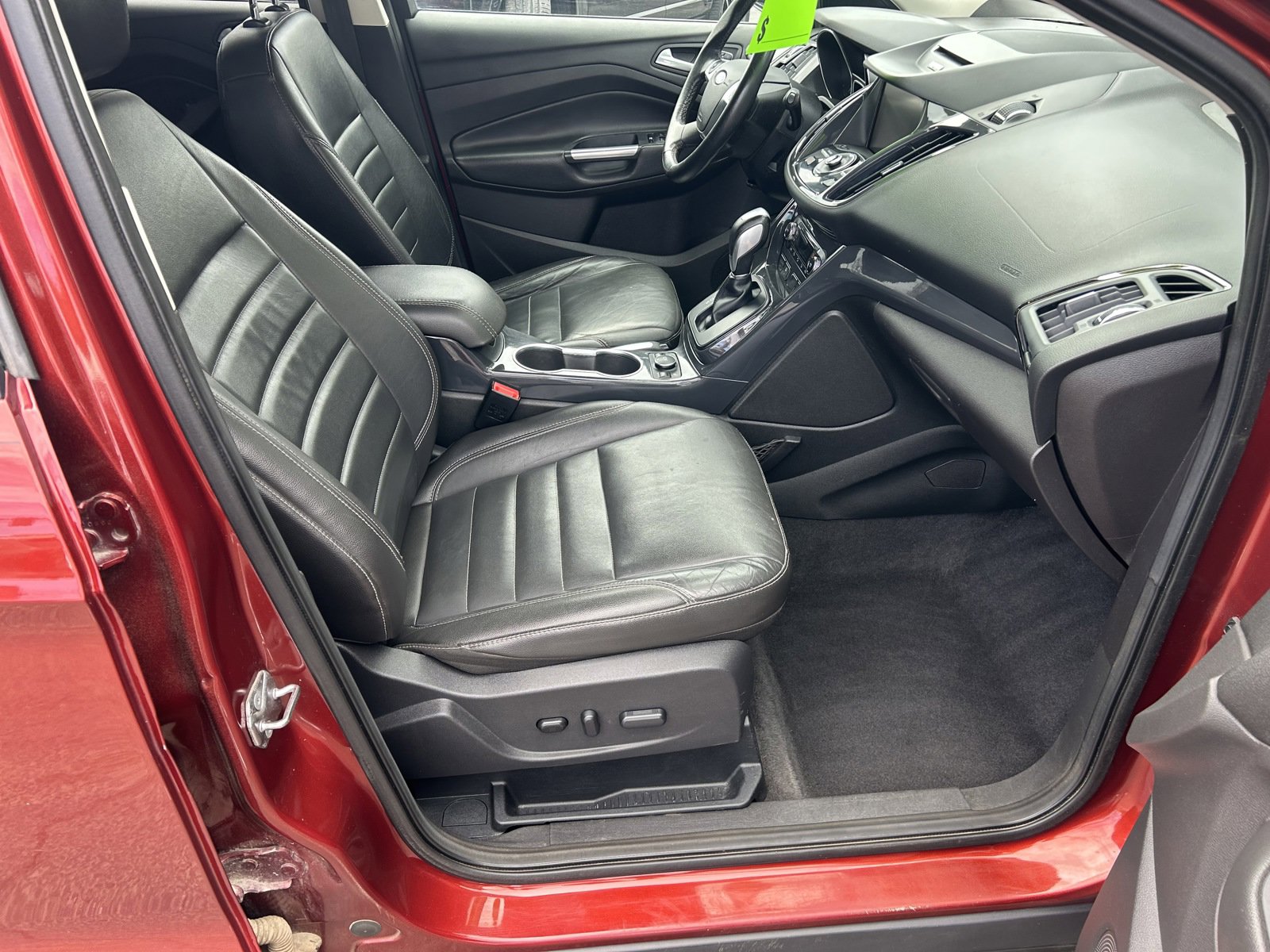 Used 2015 Ford Escape Titanium AWD/4WD image 19