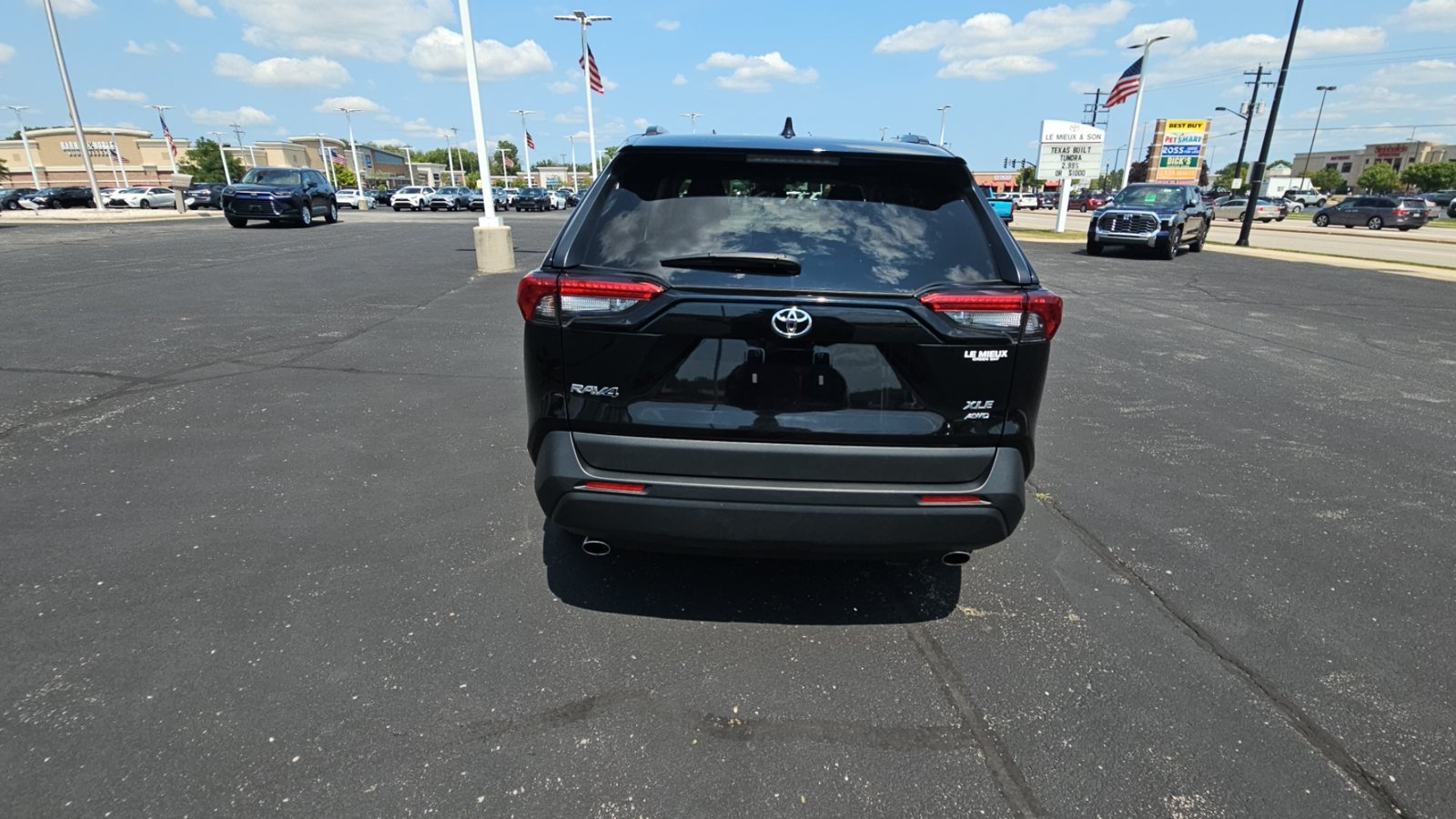 Certified 2025 Toyota RAV4 XLE AWD/4WD image 4